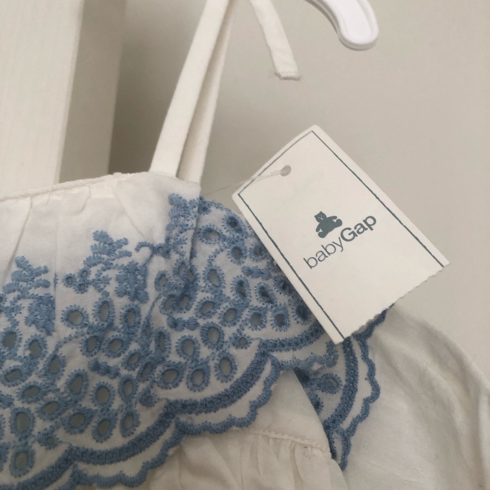 NWT Baby Gap 2 years white with blue dress - Picture 3 of 3